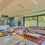 Вилла Kisla Bay Luxury - 1 Minute Walk To The *